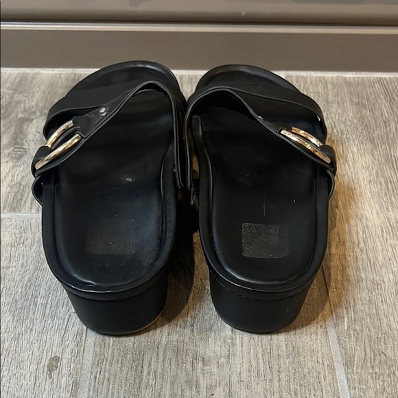Dolce Vita Black slide Sandals with gold ring accent size 8 1/2 - Picture 4 of 14